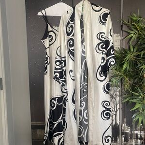 Elegant Black and White night gown with silk robe coverup